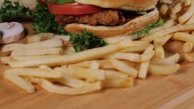 Taze iştah açıcı hamburger dönen arka plan.