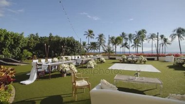 düğün yüzünden güzel yer tropikal doğa tatil köyü mavi gökyüzü altında arka plan üzerinde tablolar hyatt, ada maui, hawaii