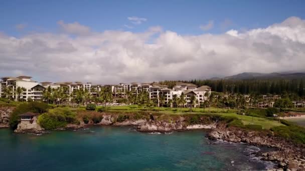 Het meest bekende vakantieoord op maui-montage kapalua op de kust van de Stille Oceaan, hawaii — Stockvideo