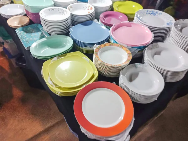 Banyak Grup Colorful Melamine Hidangan Latar Belakang — Stok Foto