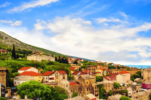 Krásný pohled na město Mostar, Bosna a Hercegovina — Stock fotografie
