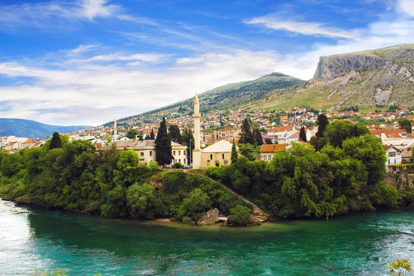 Piękny widok na miasto z Mostar, Bośnia i Hercegowina — Zdjęcie stockowe