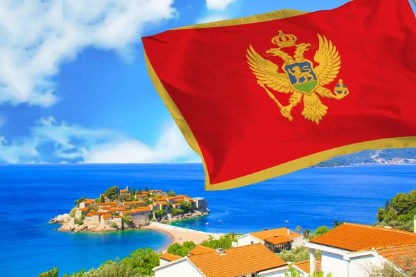 Piękny widok na wyspie kurortu St. Stefan (Sveti Stefan) na Budva Riviera, Budva, Czarnogóra w słoneczny dzień — Zdjęcie stockowe