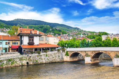 Milyacka Nehri Saraybosna, Bosna Hersek için Latin Köprüsü, Bosna-Hersek, en eski köprü görünümünü çalışır