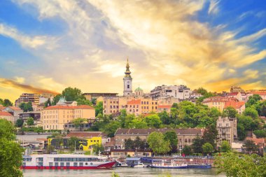 Belgrad tarihi merkezi Sava Nehri, Sırbistan kıyısında güzel manzara