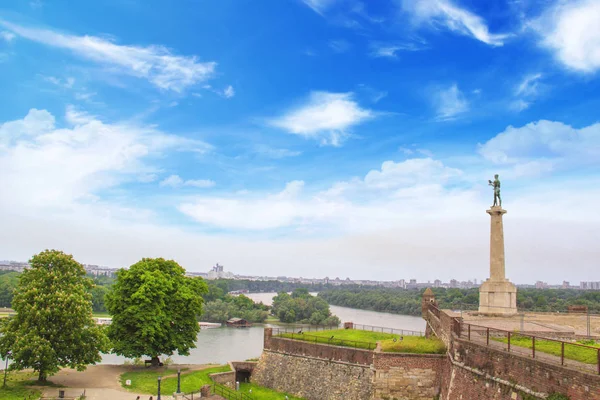 Belgrad, Sırbistan için Belgrad Kalesi yakınındaki kazanan Anıtı güzel görünümü