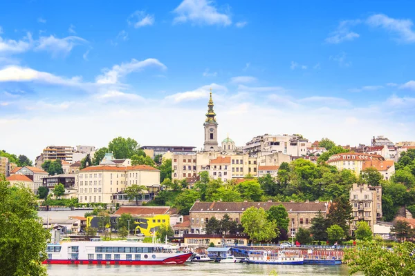 Belgrad tarihi merkezi Sava Nehri, Sırbistan kıyısında güzel manzara