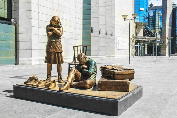 Üsküp, Makedonya, 11 Mayıs: 11 Mayıs 2016 çocuklara Üsküp'teki anıt