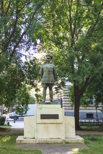 Monumento al Mayor General Harry Hill Bandholtz en la Plaza de la Libertad, junto a la Embajada de Estados Unidos en Budapest, Hungría — Foto de Stock