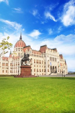 Ferenc II Rakoki Budapeşte, Macaristan Parlamentosu'nun önünde Lajos Kosuta kare içinde Anıtı güzel görünümü