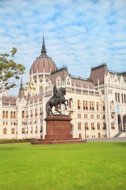 Ferenc II Rakoki Budapeşte, Macaristan Parlamentosu'nun önünde Lajos Kosuta kare içinde Anıtı güzel görünümü