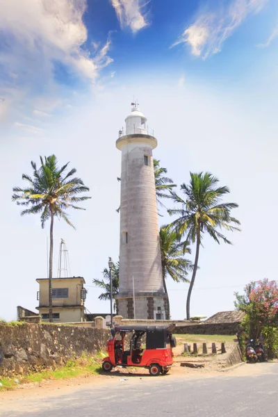 Прекрасний вид на знаменитий маяк у Форт Галле, Шрі-Ланка, сонячний день — стокове фото
