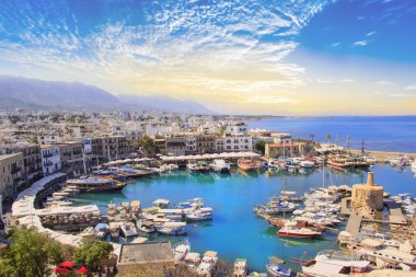 Girne (Girne), Kuzey Kıbrıs'ın Girne koyunda güzel görünümü