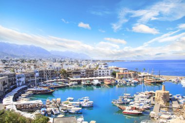 Girne (Girne), Kuzey Kıbrıs'ın Girne koyunda güzel görünümü