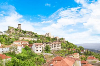 Kruj ortaçağ şehir sencan-Saltiki dağ Arnavutluk'ta üstündeki güzel görünümü