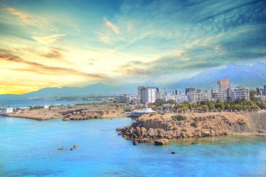 Yeni bağlantı noktası Girne (Girne), Kuzey Kıbrıs'ta güzel görünümü