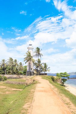 Ünlü deniz feneri Fort Galle, Sri Lanka, güneşli bir günde güzel manzara