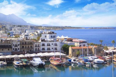 Girne (Girne), Kuzey Kıbrıs'ın Girne koyunda güzel görünümü