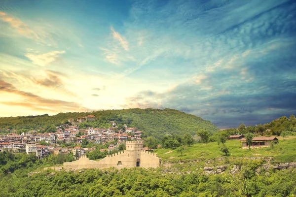 Beautiful View Ancient Fortress Tsarevets Mountains Veliko Tirnovo Bulgaria — Stock Photo, Image