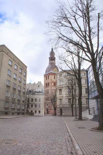 Dome Cathedral Güzel Manzarasına Sokaklarında Riga Letonya — Stok fotoğraf