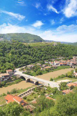 Güzel manzara antik kale Tsarevets dağlarında Veliko Tirnovo, Bulgaristan