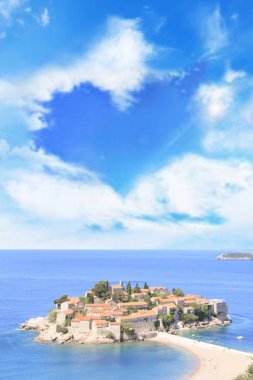 St. Stefan (Sveti Stefan) Island resort güzel manzarasına Budva Riviera, Budva, Karadağ güneşli bir günde