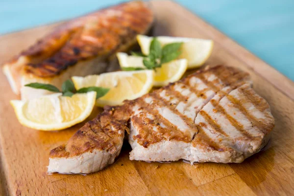 Tuna and salmon — Stock Photo, Image