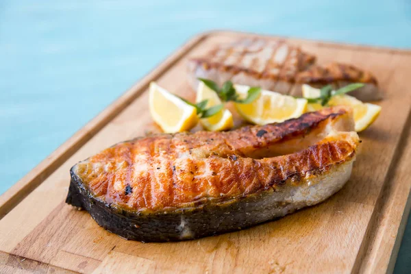 Tuna and salmon — Stock Photo, Image