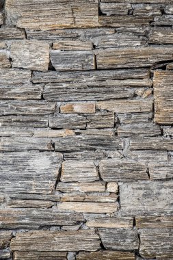 Dekoratif siyah arduvaz taş duvar yüzeyi
