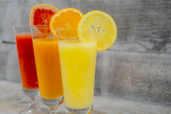 三杯橙, 柚子和柠檬汁, 切法郎 — 图库照片