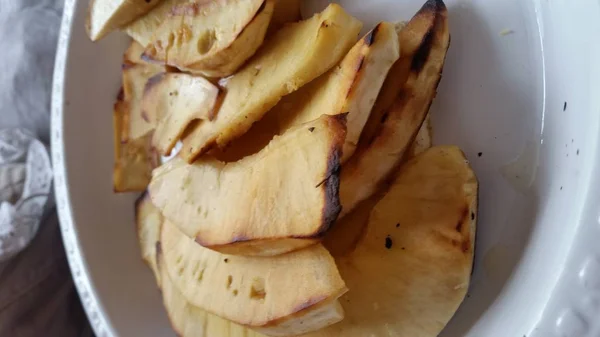 Pane fritto frutta sul piatto — Foto Stock