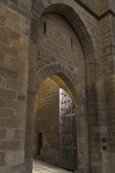 Dveře zdi v Guard, Rioja Alavesa, Baskicko, Sp — Stock fotografie