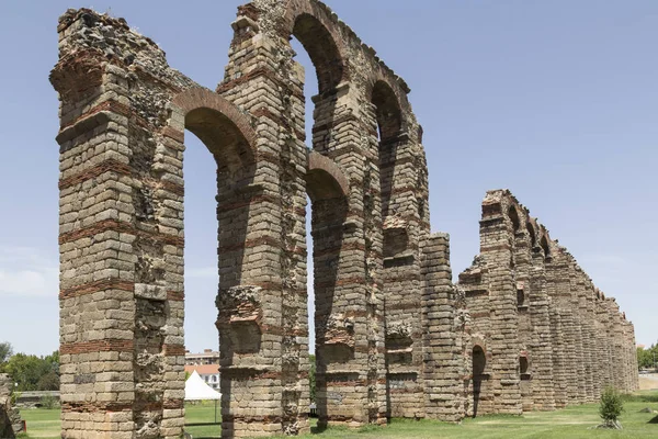 Acueducto de los milagros, Merida, Spain — стоковое фото