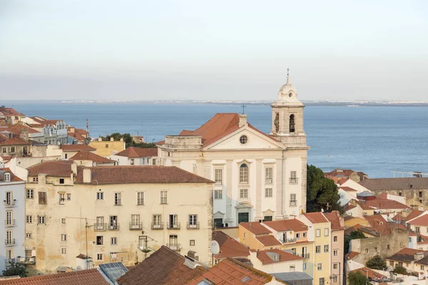Częściowy widok Lizbony z górnej części Europy kwartał, Portugalia, — Zdjęcie stockowe