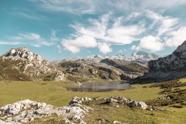 La Ercina Gölü Covadonga Dağları'nın doğal park