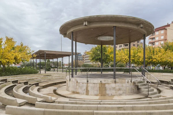 İspanyol Levante 'sinde Grau de Castelln parkında açık hava konferans salonu