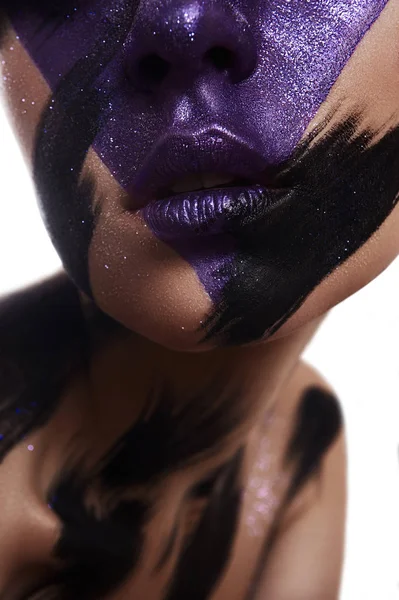 Skönhet modell med kreativa Makeup på huden — Stockfoto