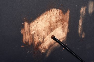 Kalıcı makyaj sanatçı fırça altın yüzeyi