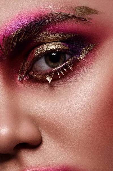 Beaity vrouw met roze Make-up — Stockfoto