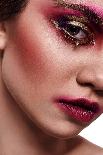 ピンクの口紅と美容女性モデルの顔 — ストック写真