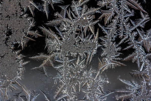 La textura de los patrones de hielo en la ventana — Foto de Stock