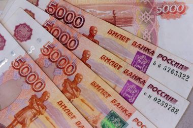 Rus Rublesi banknotlar beş bininci üstten görünüm portre kağıt