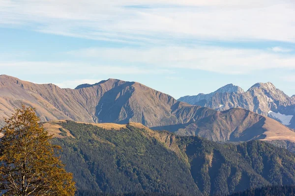 Autumn landscape in the mountains of the Western Caucasus — Stock Photo, Image