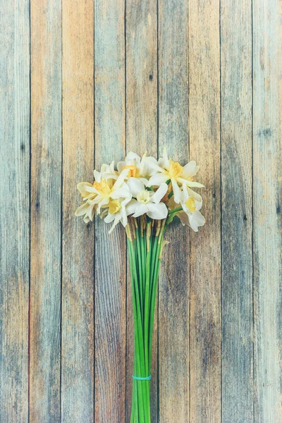Bouquet Daffodils Flowers Wooden Retro Grunge Background Closeup — Stock Photo, Image