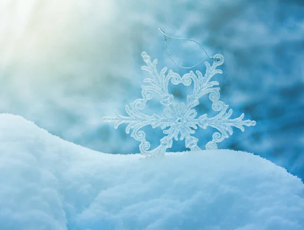 Nyår Julgran Dekoration Form Snöflingor Snödriva Blå Naturlig Bakgrund — Stockfoto
