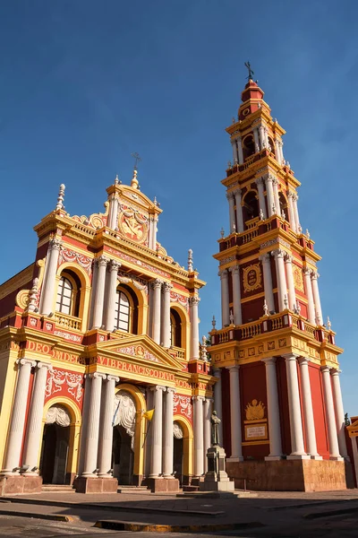 Igreja e campanário da Igreja São Francisco em Salta (Argentina) ) — Fotografia de Stock