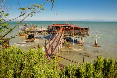Abruzzo, geleneksel balıkçı evi aradı Trabocco