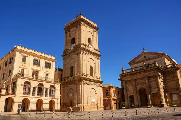 Városháza és a székesegyház a város Lanciano Abruzzo — Stock Fotó