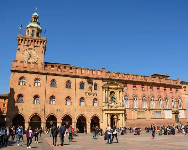 Palace of Accursio Piazza Maggiore, Bologna ile turist o