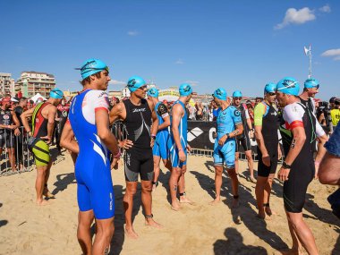 Profesyonel sporcular Ironman 70,3 Pescara olan 18 Haziran'da, başlangıç çizgisi üzerinde; 2017